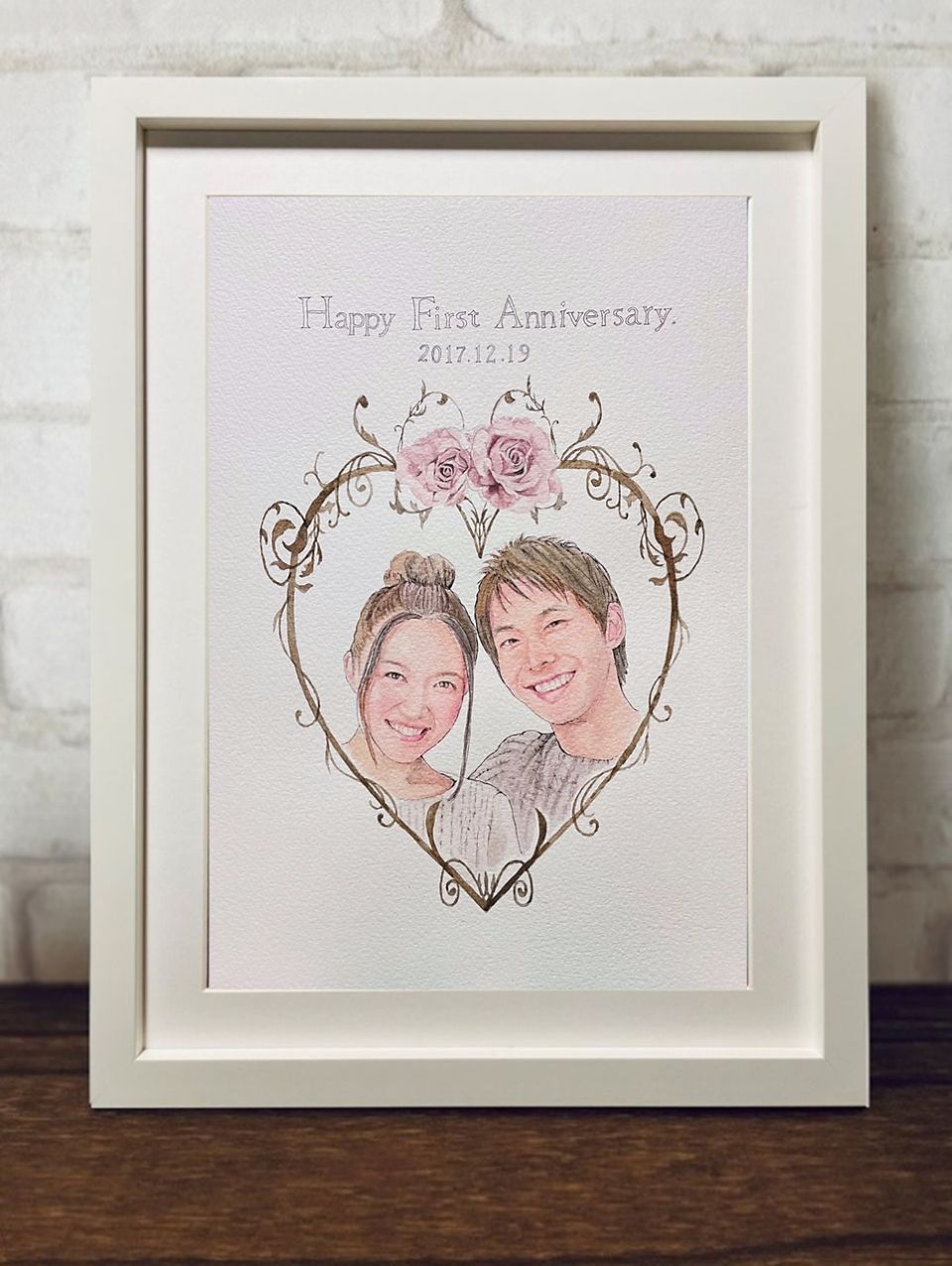 カップルの記念の似顔絵アップ。バランスよく余白を使い、カップルが協調された作品。線の強弱が繊細なタッチ。 カップルの記念の似顔絵アップ。バランスよく余白を使い、カップルが協調された作品。線の強弱が繊細なタッチ。