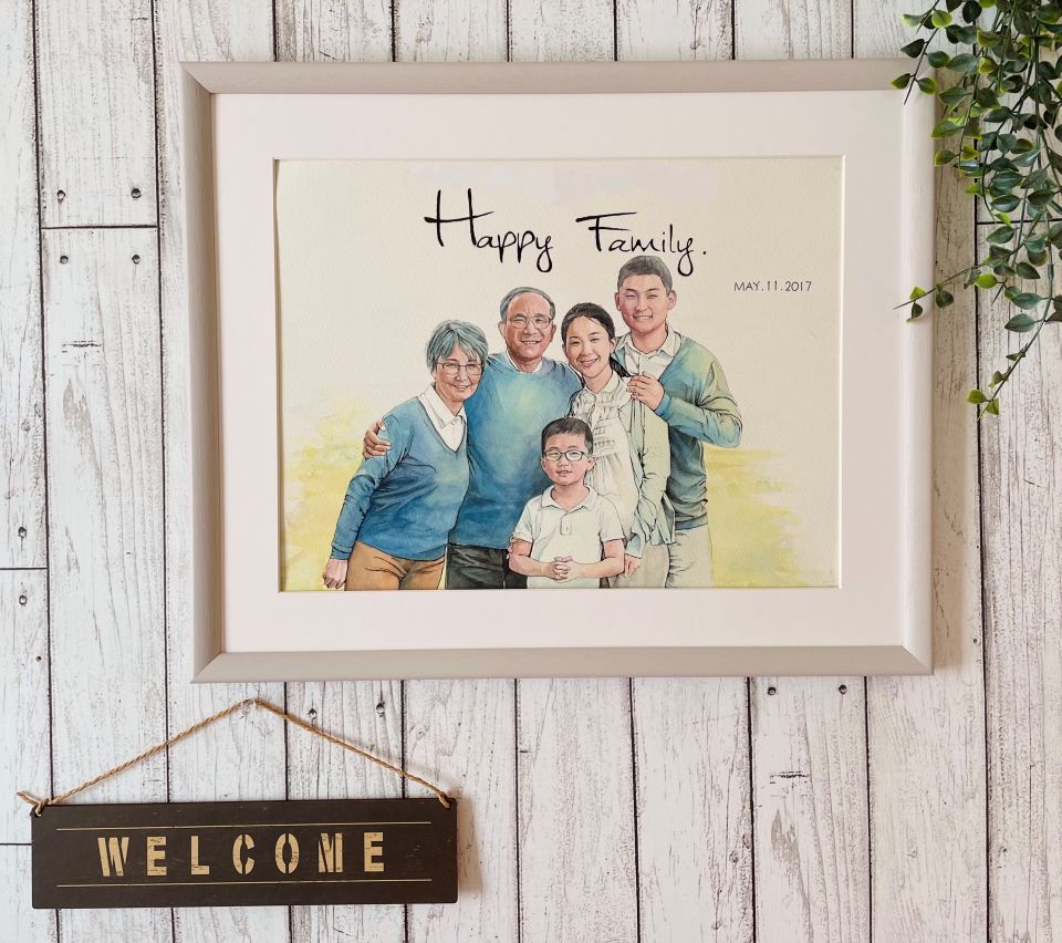 ���e�ւ̂��j���̎���G�v���[���g�W����B�Ƒ��Ƃ݂�Ȃŕ`���ꂽ�A��������^�b�`�̎�`���̂��������݂Ɩ��邢�F�ʂ̔w�i����ۓI�ȍ�i�B