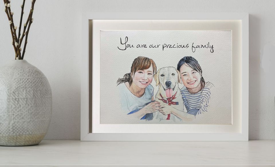 家族のお祝いの似顔絵展示例。背景は描かず、家族とペットの安らぎの時間の雰囲気と笑顔を主役にふんわりと浮かび上がるような構図で描いた似顔絵作品。 家族のお祝いの似顔絵展示例。背景は描かず、家族とペットの安らぎの時間の雰囲気と笑顔を主役にふんわりと浮かび上がるような構図で描いた似顔絵作品。