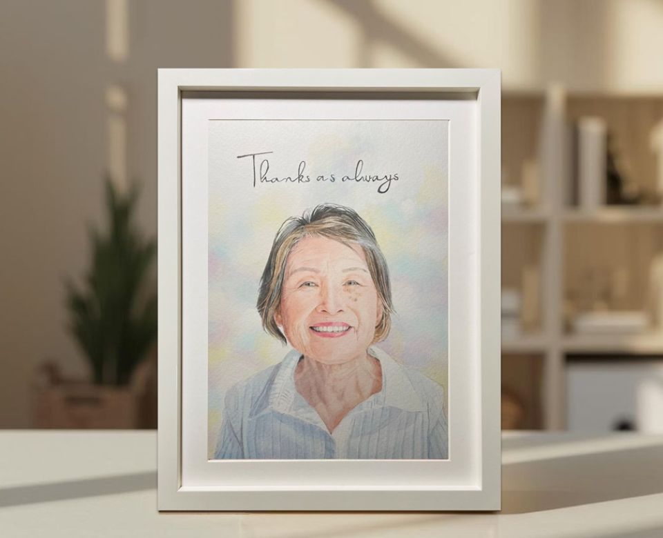 誕生祝いの似顔絵展示例。朗らかな笑顔を優しい色合いで仕上げた似顔絵作品。